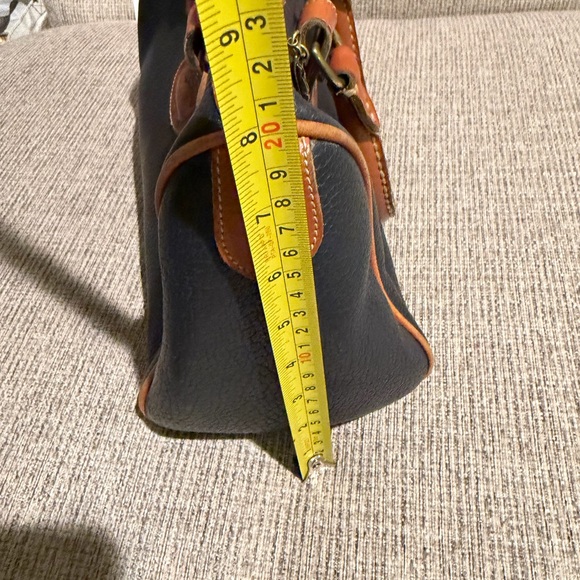 Vintage Dooney & Bourke Navy Pebbled Leather Satchel USA Made Classic Leather - Picture 13 of 16